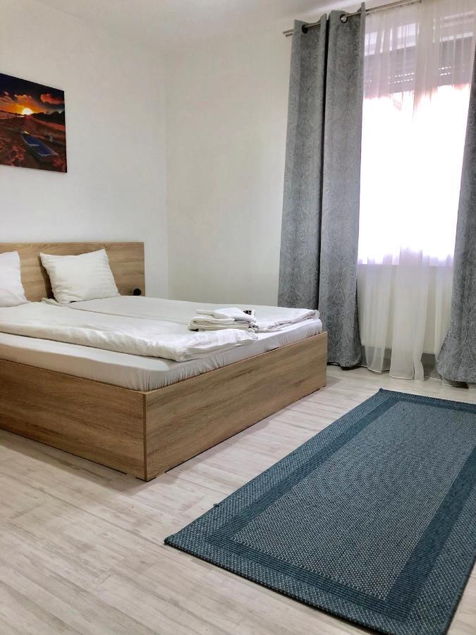 City Break Maya Apartment Oradea Ngoại thất bức ảnh