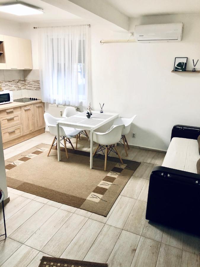 City Break Maya Apartment Oradea Ngoại thất bức ảnh